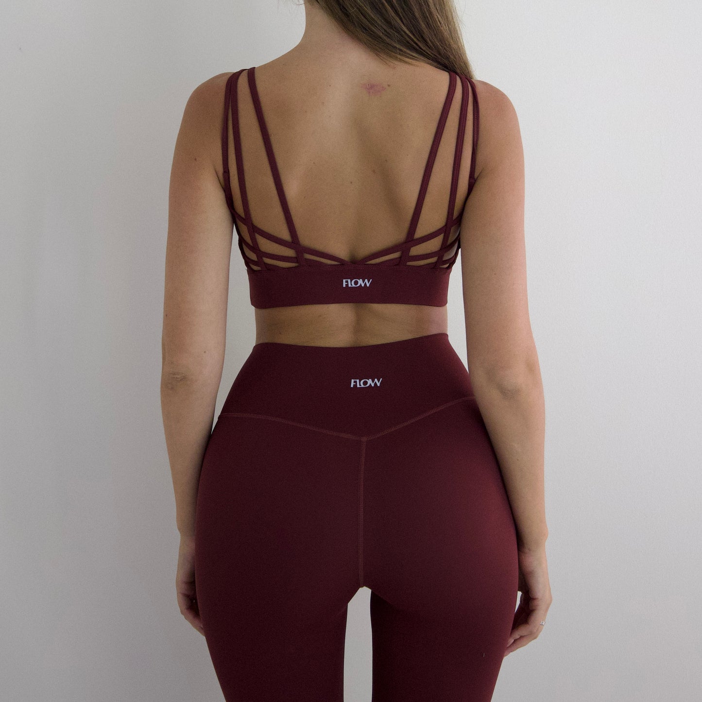 Backless sports bra